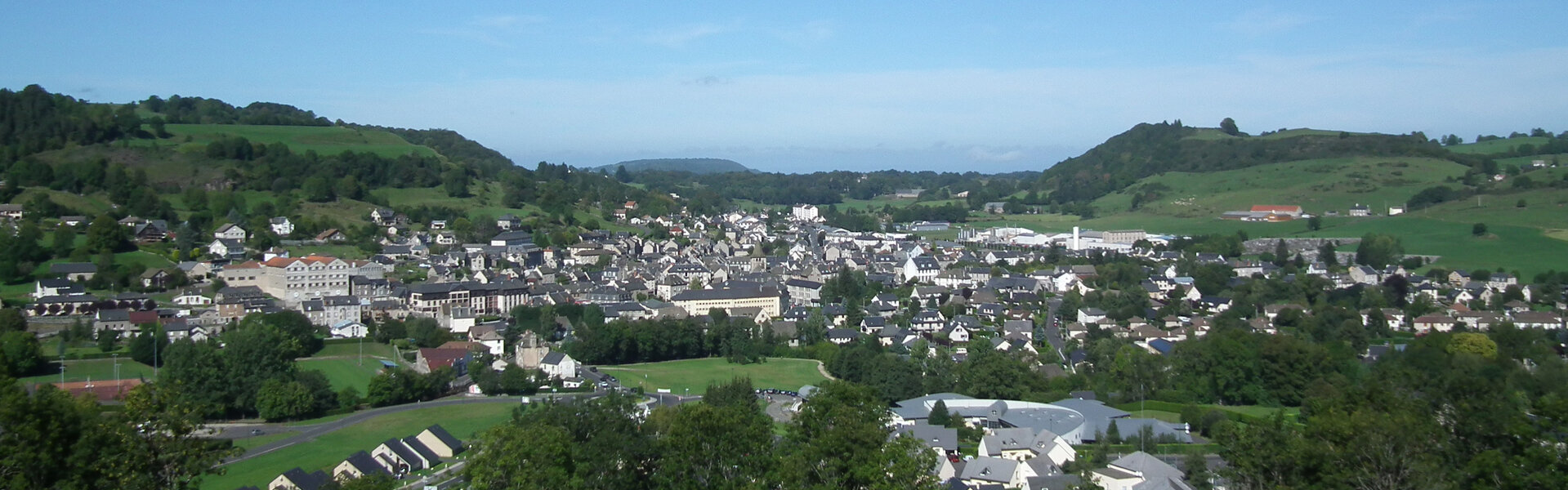 Location de la salle des fêtes de riom-es-montagnes